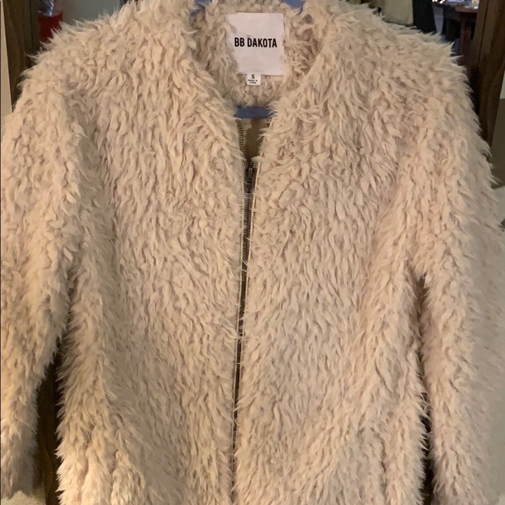 BB Dakota Faux Fur Coat - Picture 3 of 4